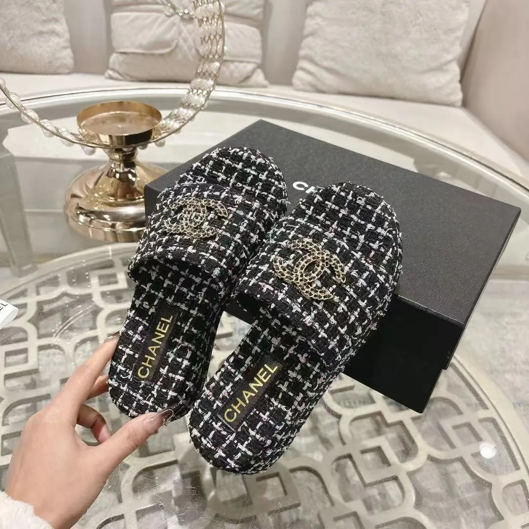 👟👟Ex-factory price 480👟👟 🎉Chanel Chanel 2025 Xiaoxiang C family thick-soled sandals series official website synchronization, classic and elegant, casual wear 🌹🌹🌹🌹Original logo ~ Made of imported sheepskin and C family custom fabrics, a variety of colors for the goddess to choose! ❤️❤️❤️❤️ Code number: 36~40 (35.41.42 customized, non-returnable) Color: 5 colors;